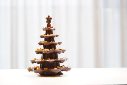 Arbre de Nadal de xocolata negra amb fruits secs